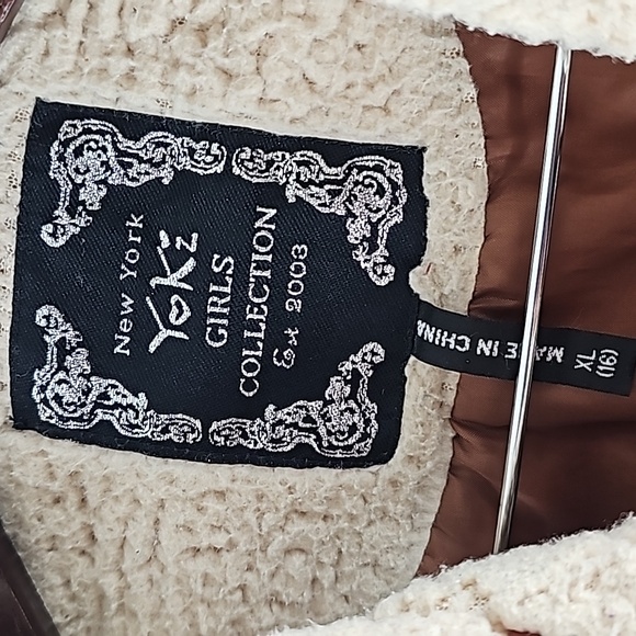 Girls Jacket - Picture 3 of 6